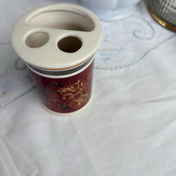 Springmaid Toothbrush Holder Rosemond Burgundy Cottage Roses Tooth Brush Holder - Picture 6 of 7